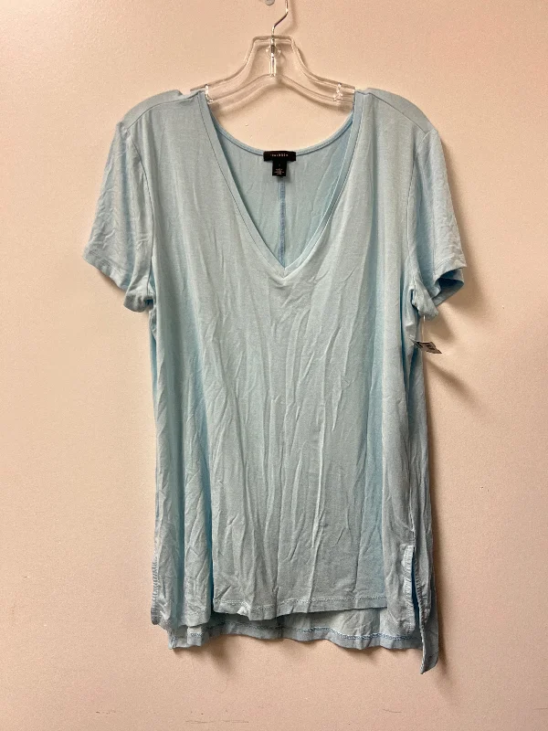 Top Short Sleeve Basic By Halogen In Blue, Size: L