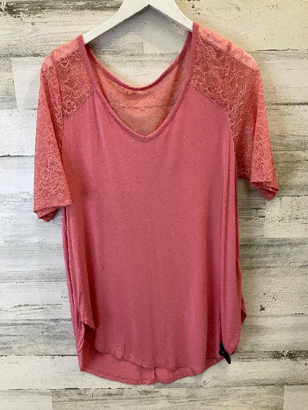 Top Short Sleeve By Torrid In Pink, Size: L